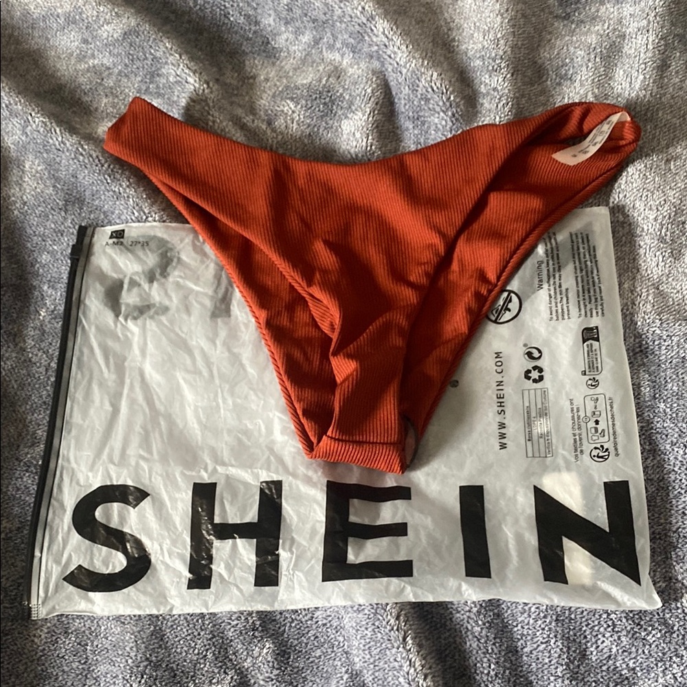 🍄SHEIN Rust Bikini Set - Picture 2 of 3